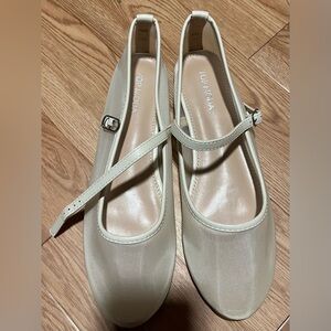 TOP Moda Beige Mary Jane Flats